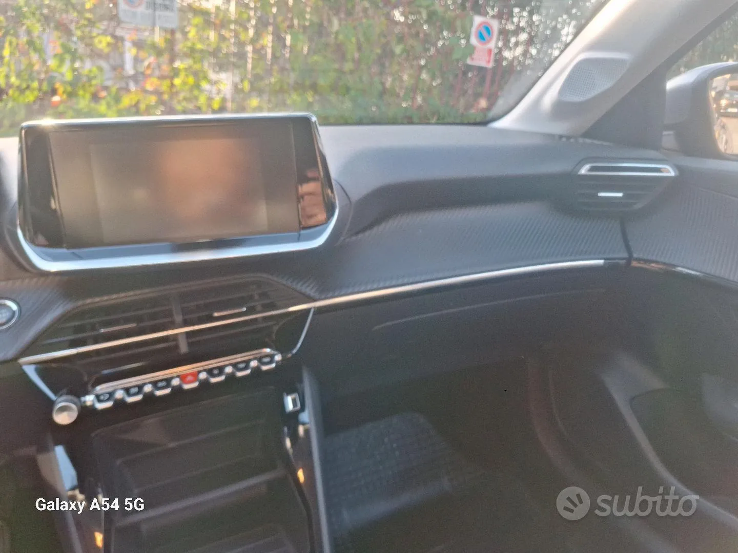 Peugeot 208 2020 photo 5