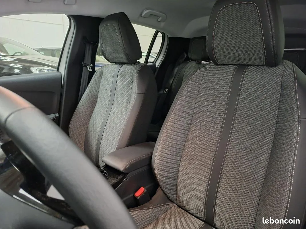 Peugeot 208 2024 photo 5