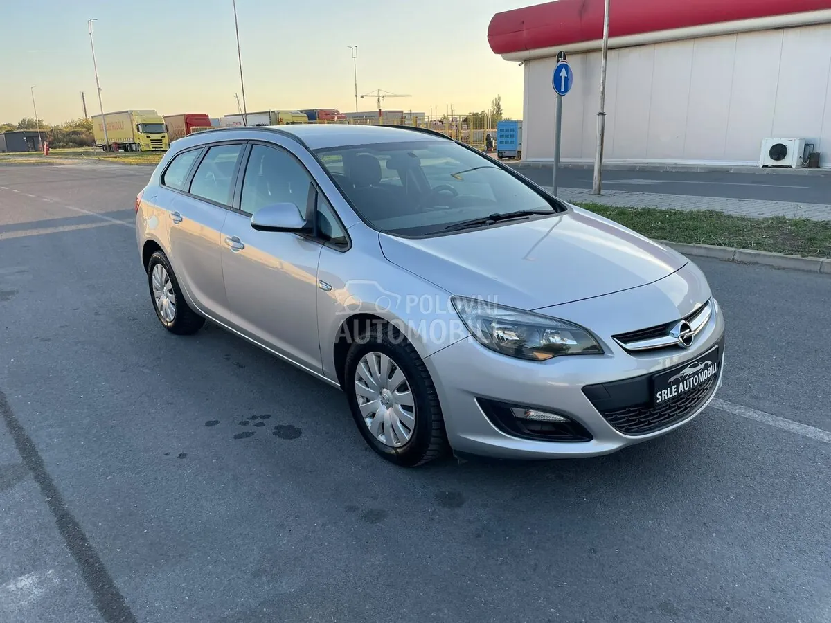 Opel Astra 2015 photo 2