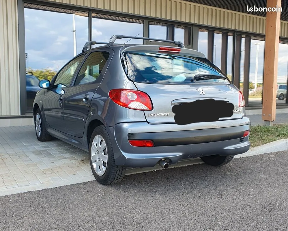 Peugeot 206 2010 photo 2