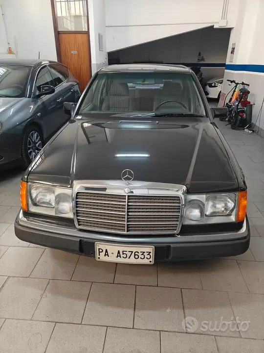 Mercedes-Benz 200E