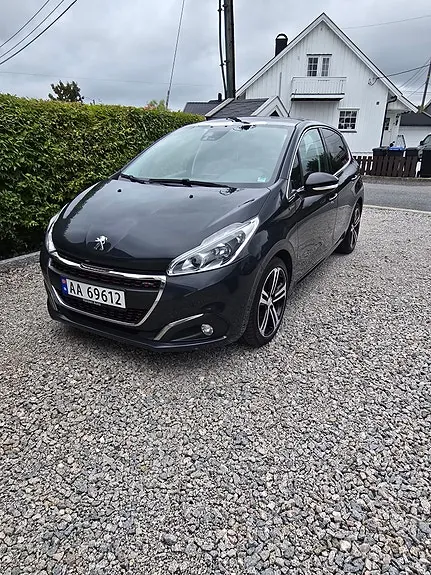 Peugeot 208 2017 photo 2