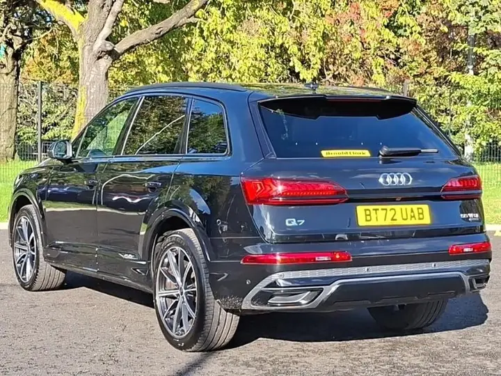 Audi Q7 2022 photo 2
