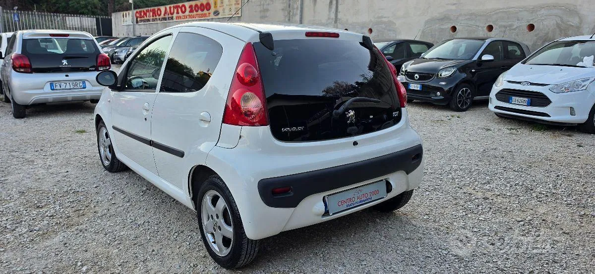 Peugeot 107 2012 photo 5