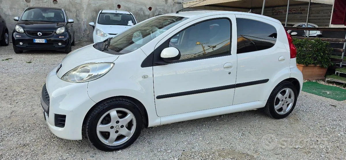 Peugeot 107 2012 photo 3