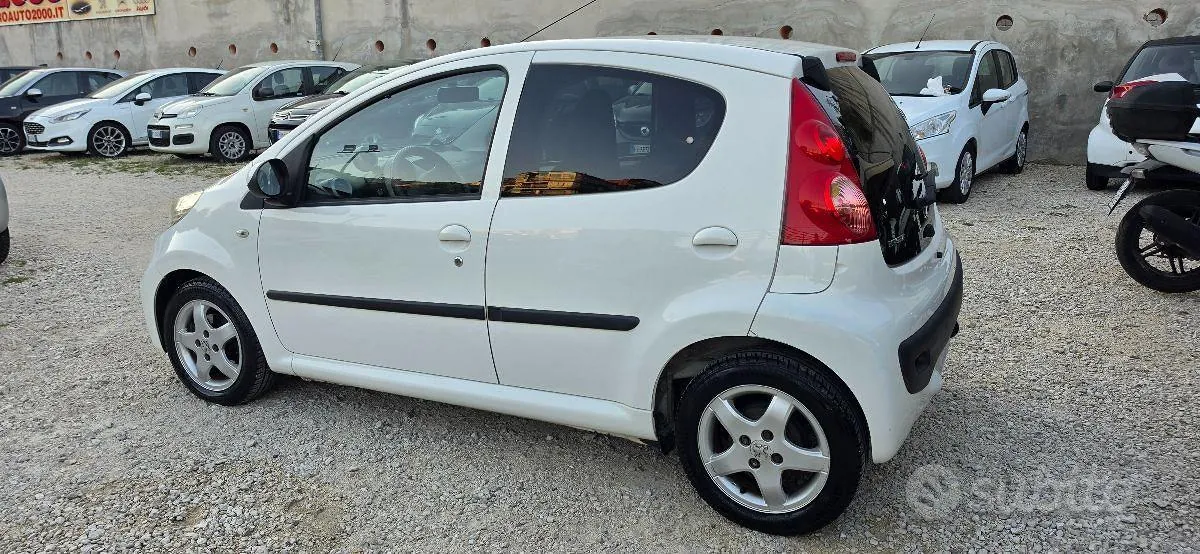 Peugeot 107 2012 photo 4
