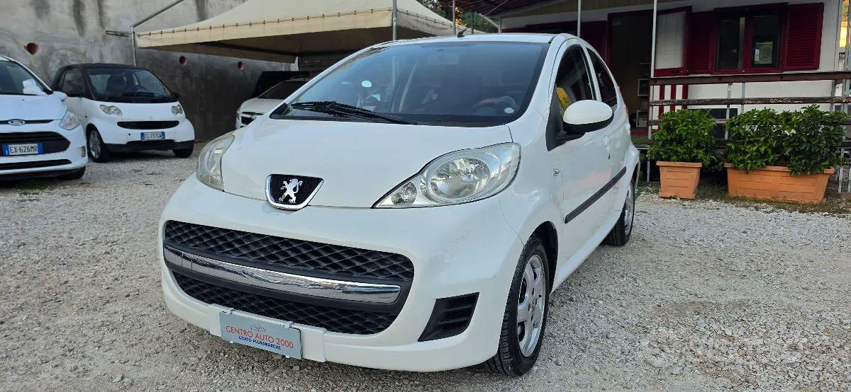 Peugeot 107 2012 photo 2