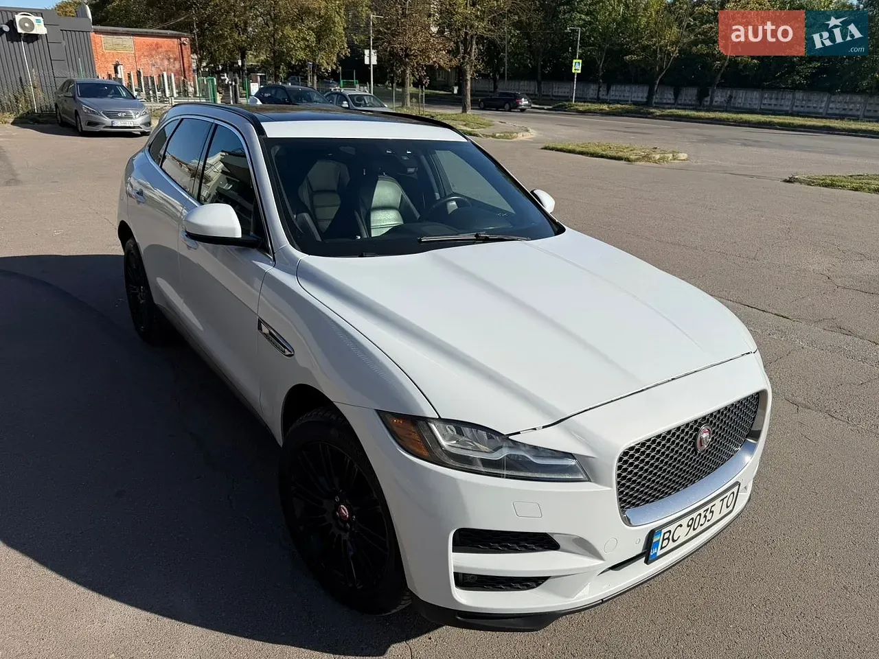 Jaguar F-Pace 2017 photo 2