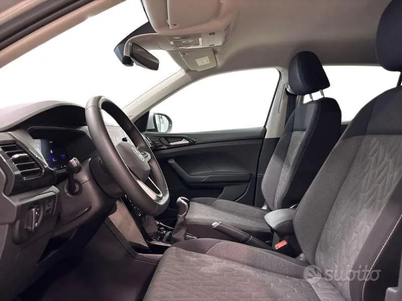 Volkswagen T-Cross 2024 photo 2