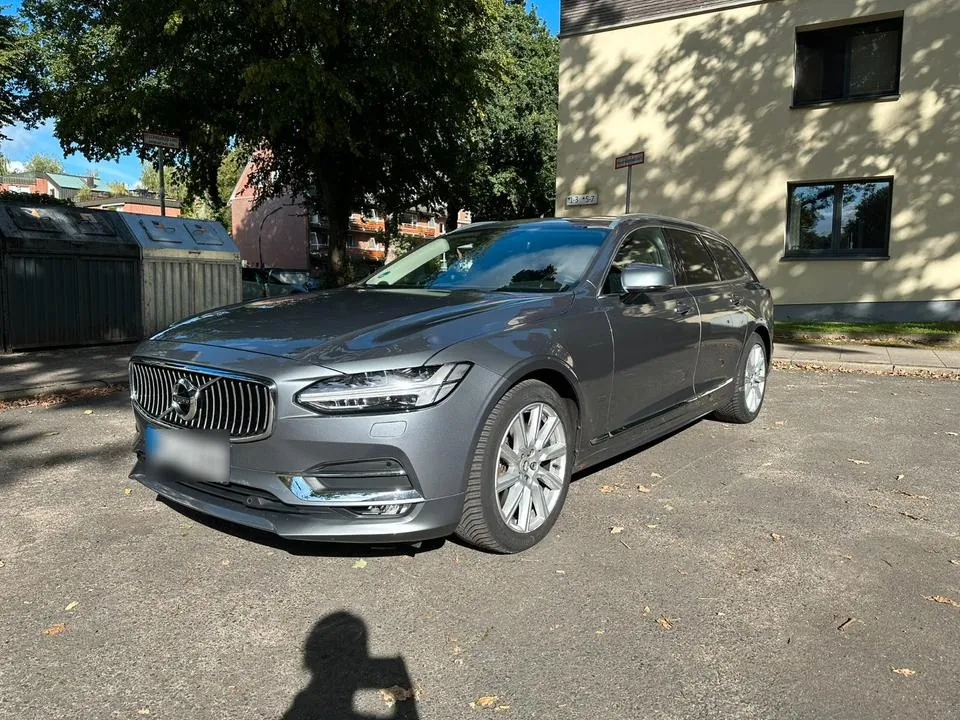Volvo V90