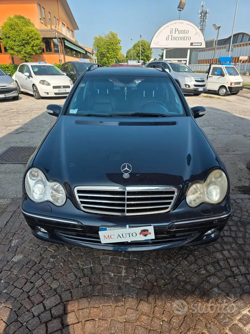 Mercedes-Benz C-Class 2004 photo 3
