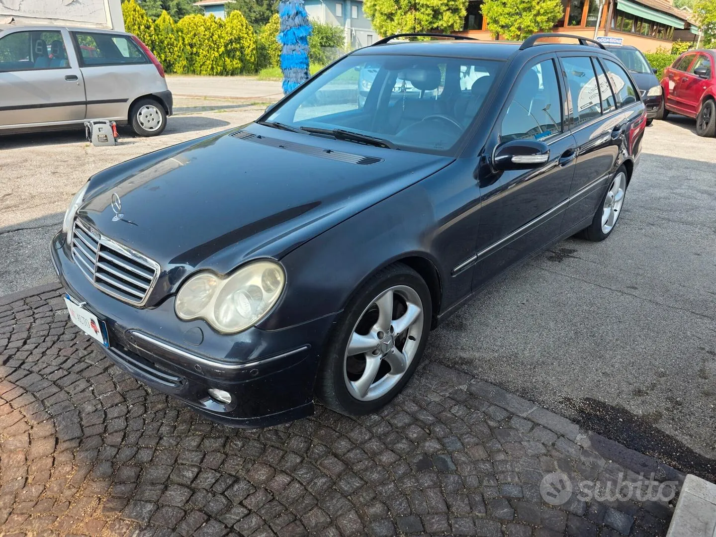 Mercedes-Benz C-Class 2004 photo 2