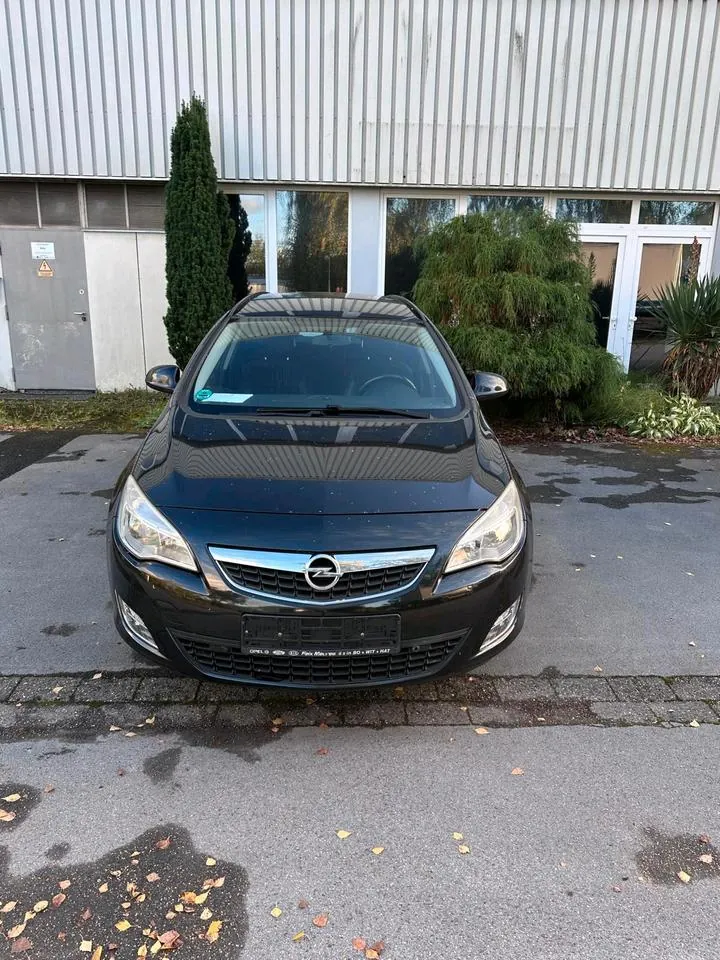 Opel Astra J