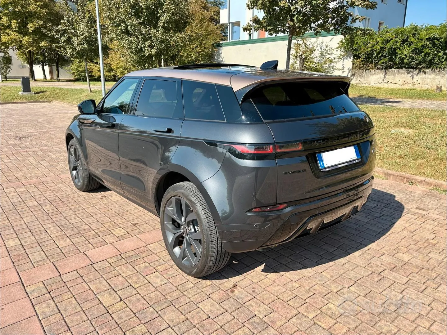 Land Rover Range Rover Evoque 2022 photo 2