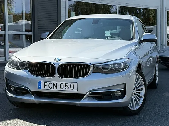 BMW 330I 2018 photo 2
