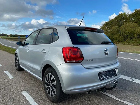 Volkswagen Polo 2011 photo 3