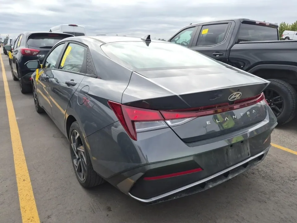 Hyundai Elantra 2025 photo 5