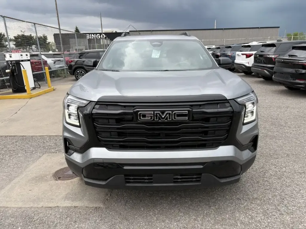 GMC Terrain 2026 photo 2