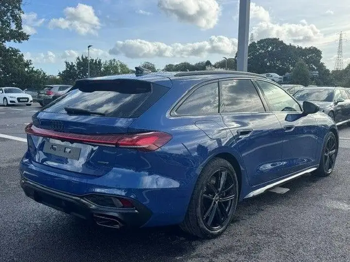 Audi A5 Avant 2026 photo 2