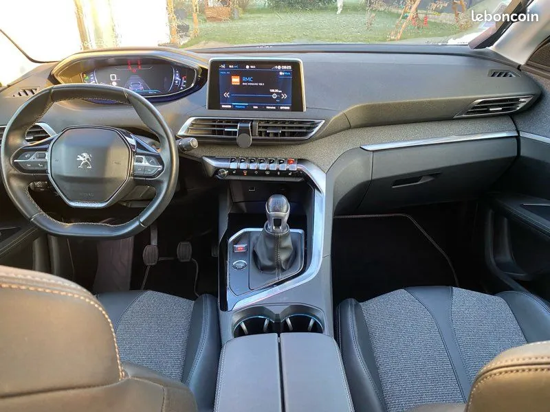 Peugeot 3008 2019 photo 3