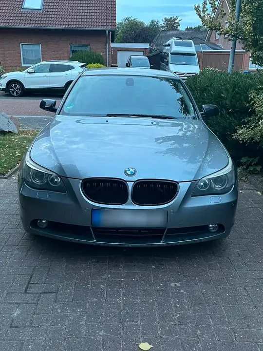BMW 523I