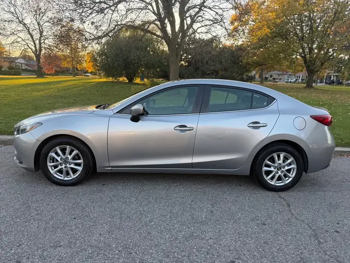 Mazda 3 2014 photo 4