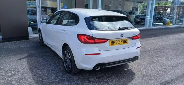 BMW 1 Series 2022 photo 2