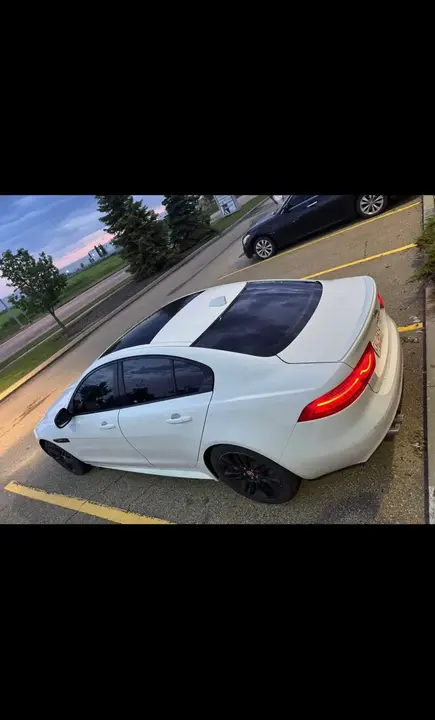 Jaguar Xe 2017 photo 3