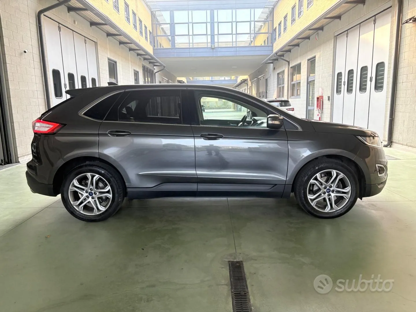 Ford Edge 2016 photo 2