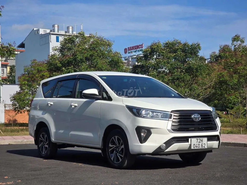 Toyota Innova 2022 photo 3