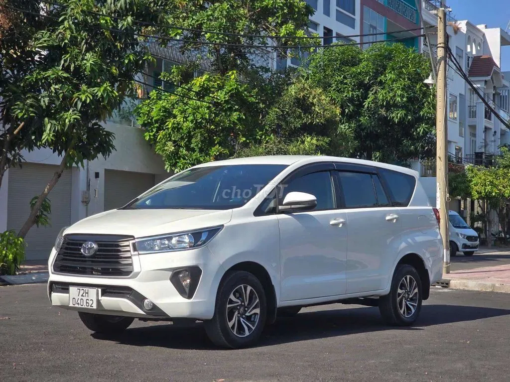 Toyota Innova 2022 photo 2