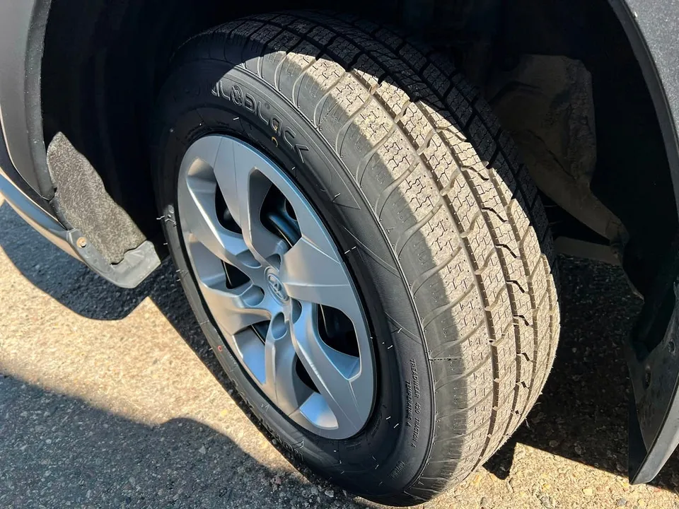 Toyota Rav4 2025 photo 2