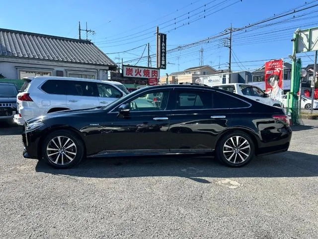 Toyota Crown 2019 photo 4