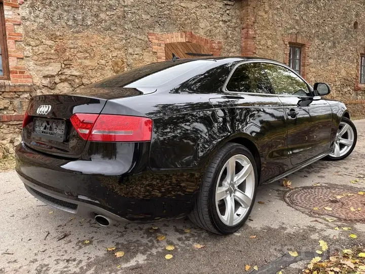 Audi A5 2009 photo 4