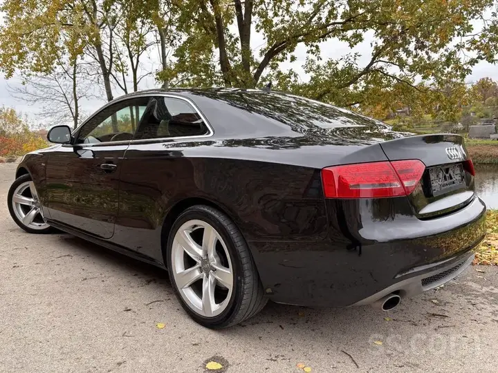 Audi A5 2009 photo 2