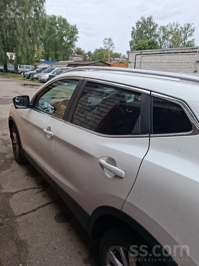 Nissan Qashqai 2015 photo 2