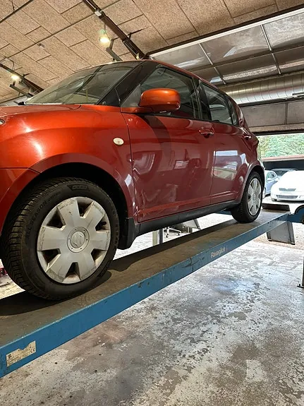 Suzuki Swift 2006 photo 2