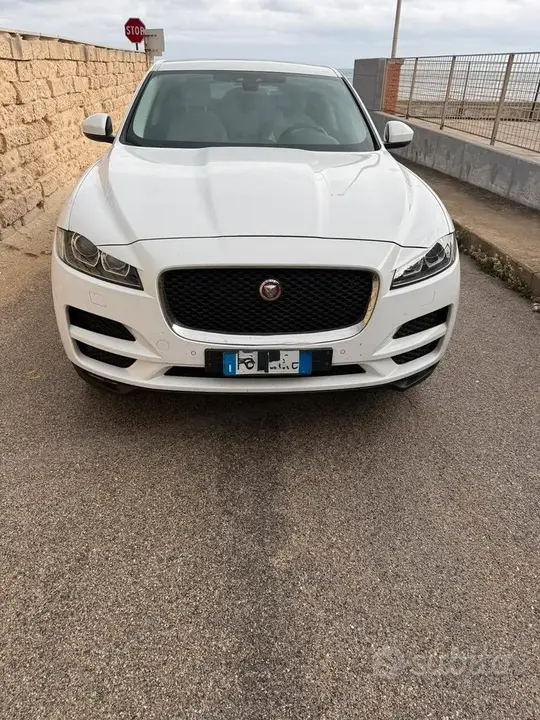 Jaguar F-Pace 2016 photo 5
