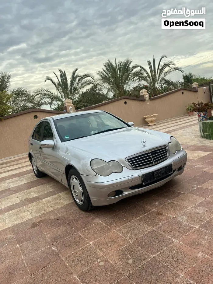 Mercedes-Benz C-Class 2004 photo 3