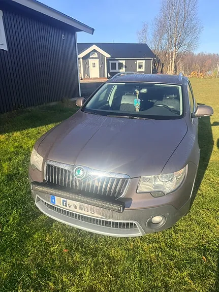 Skoda Superb 2013 photo 4