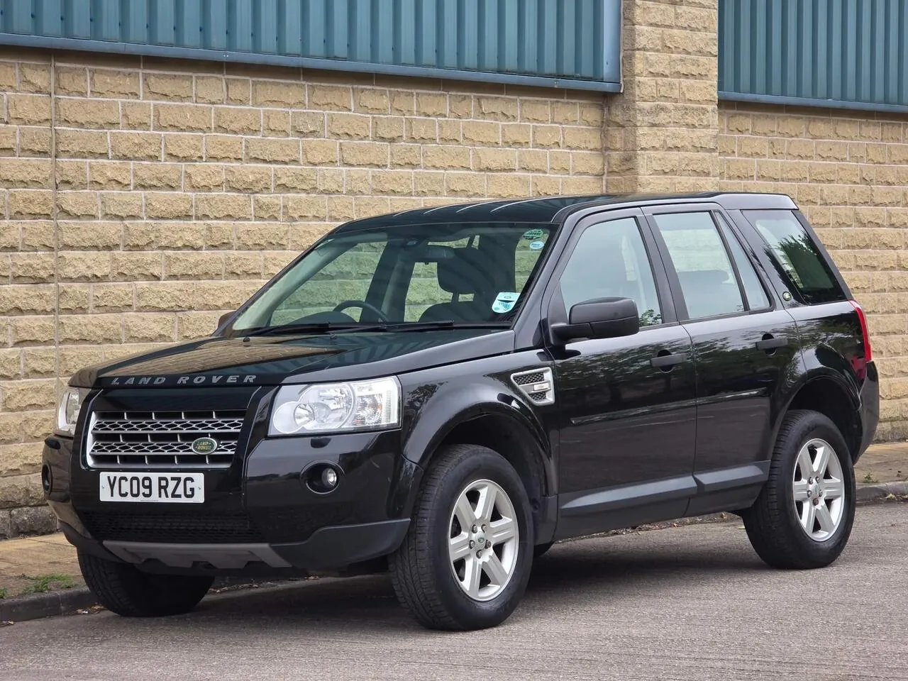 Land Rover Freelander 2 2009 photo 2