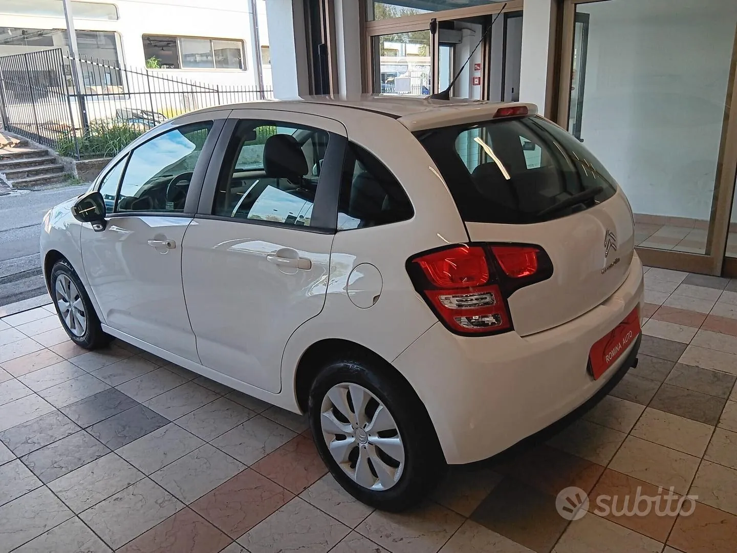 Citroen C3 2012 photo 3