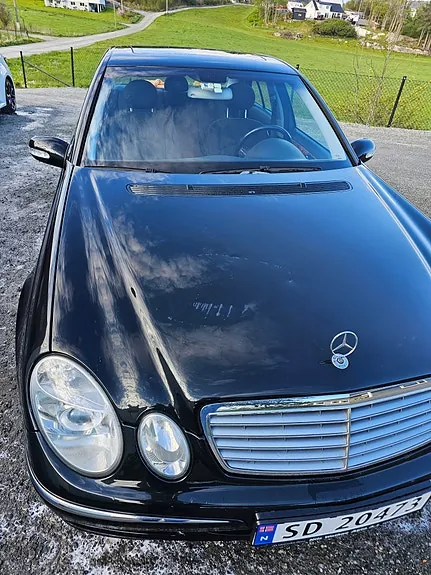 Mercedes-Benz E220 D 2003 photo 2