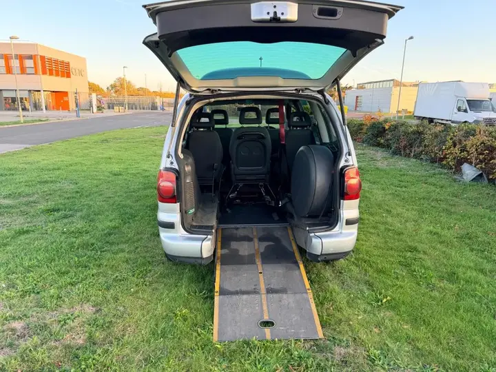 Volkswagen Sharan 2008 photo 3