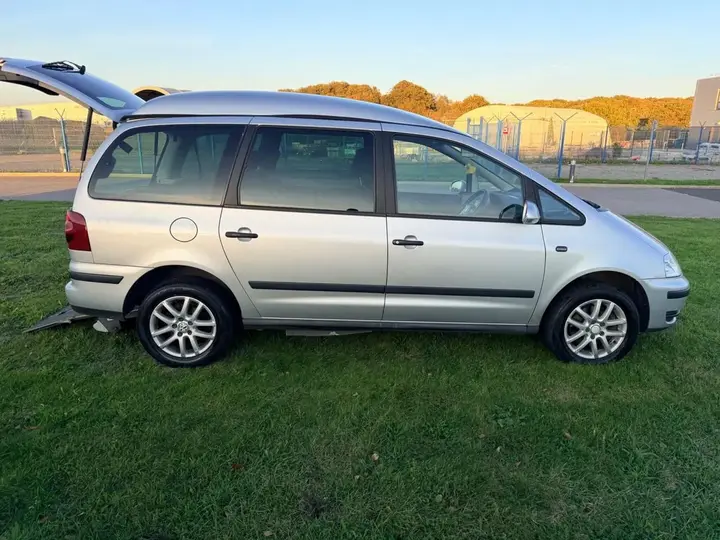 Volkswagen Sharan 2008 photo 5