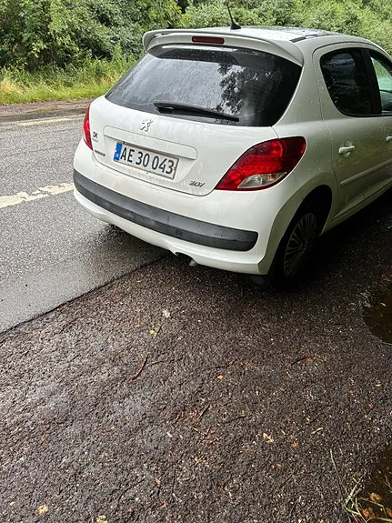Peugeot 207 2008 photo 3