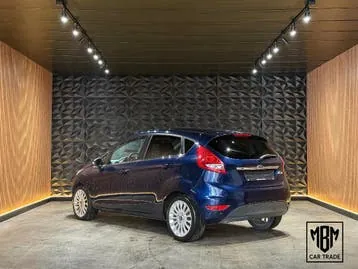 Ford Fiesta 2011 photo 2