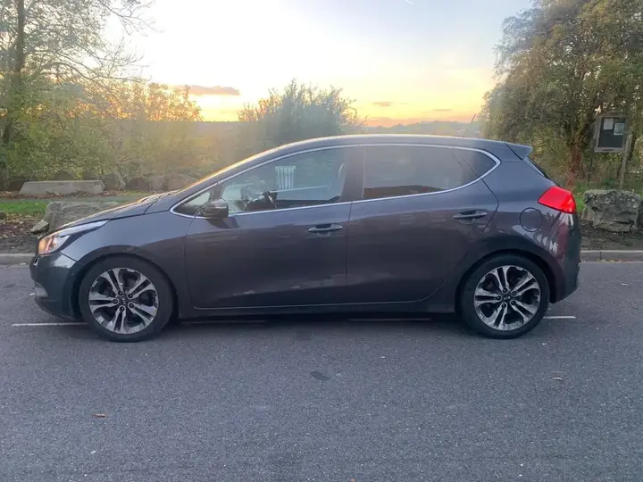 Kia Ceed 2013 photo 2