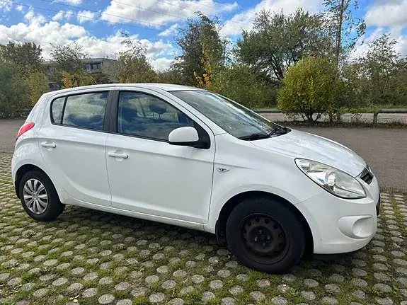 Hyundai I20 2010 photo 3
