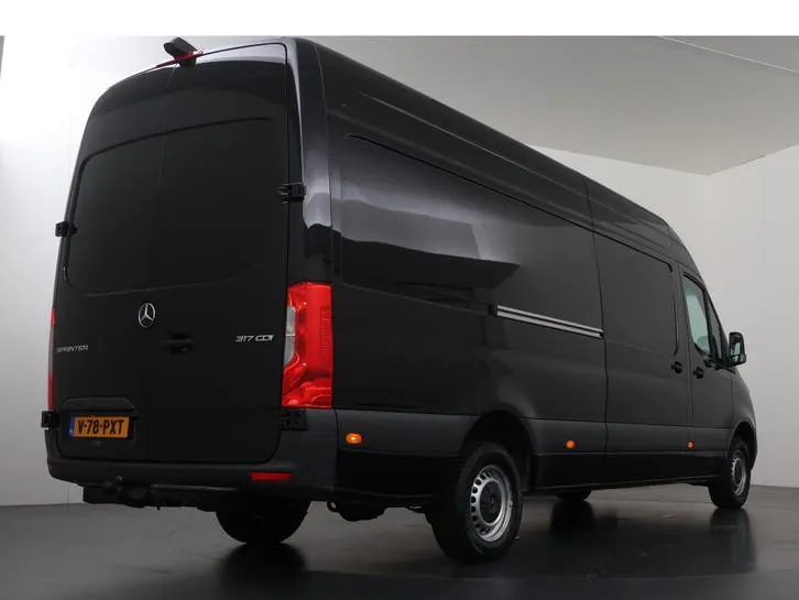 Mercedes-Benz Sprinter 2024 photo 2